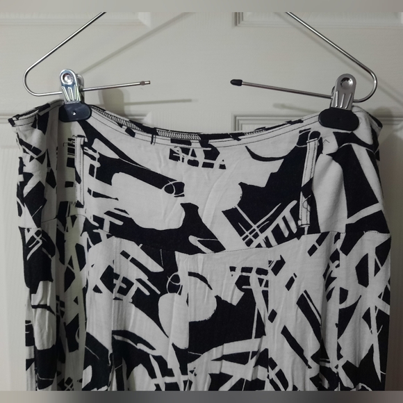 Vintage Flowy Black & White Print Skirt - Picture 3 of 7